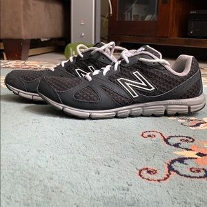 New Balance size 9 Running Shoes